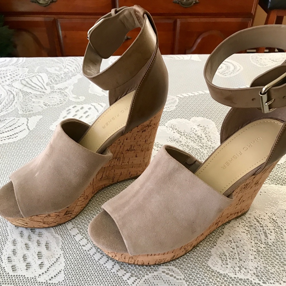 Marc Fisher wedge